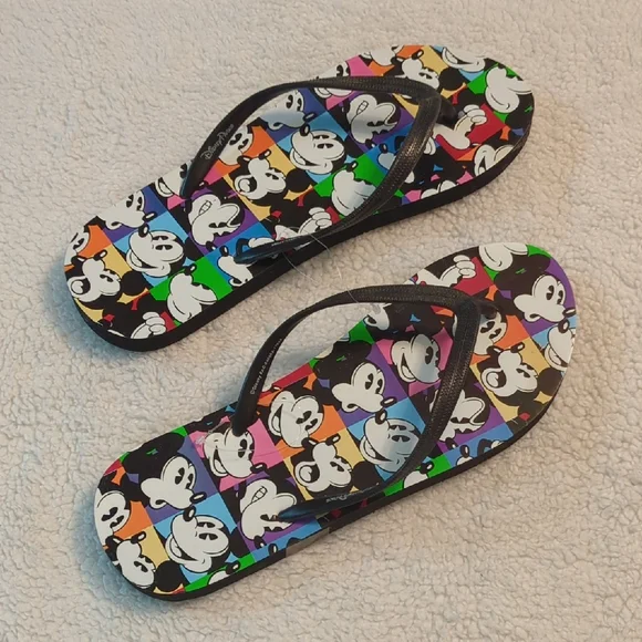 DisneyParks Black Strap Flip Flops with Multicolor Mickey Print NWOT - Picture 1 of 5